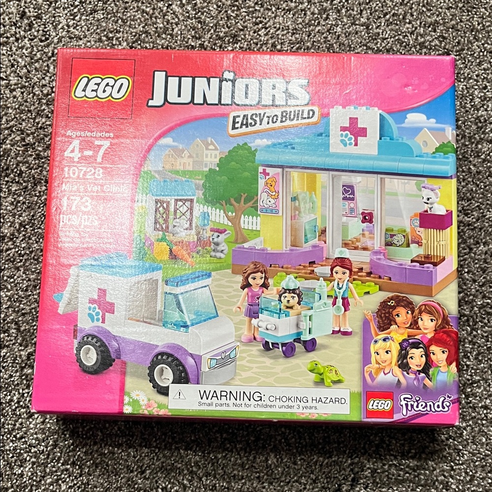LEGO Juniors Friends Vet Clinic Set - Pink and Purple